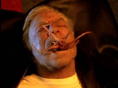 larrykingundead's tweet photo. Rewatched the series DARK SKIES from 1996 and it was what I wanted at the time. Alien conspiracy. No monster of the week just aliens all the time. Shame it didn't do well enough to get a further seasons but when the show works, it works. https://t.co/WmdalJRbwi
