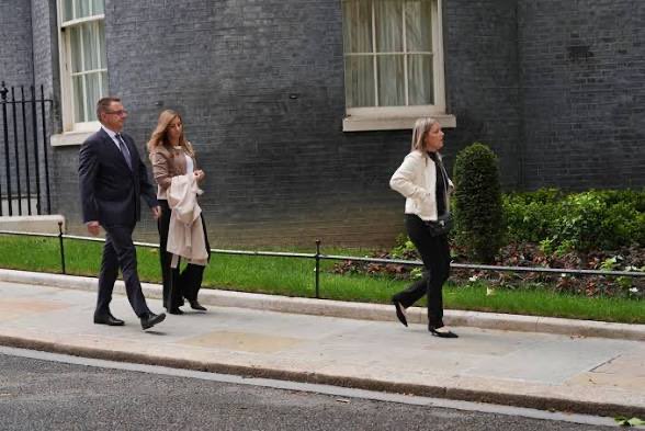 JohnBent11's tweet photo. Starmer politically milking Henry Nowak’s death for all its worth . 
He had the family visit Downing st &amp; leave alone under the glare of the national Media . 
Why didn’t he meet them in Hampshire at a quiet spot &amp; no cameras ? 
Cheap politics . That’s Starmer https://t.co/T2l4JBE2Jj