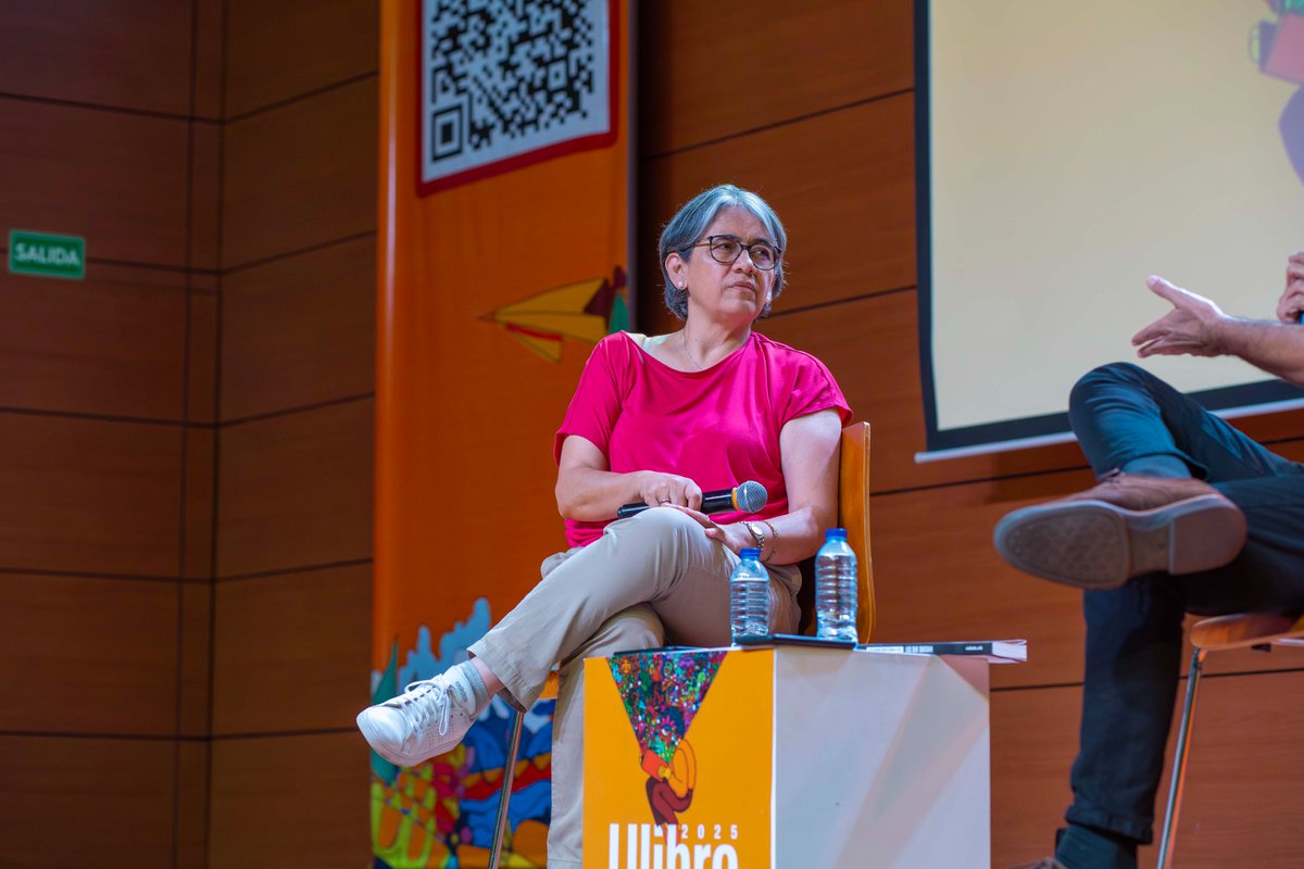 Ulibro's tweet photo. Si pudieras elegir un autor o autora colombiana para #Ulibro2026, ¿a quién invitarías? 👀 https://t.co/rBmHtVyy15