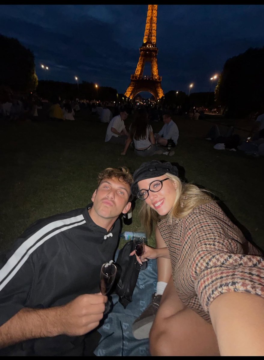 jobaunisse's tweet photo. fallecí que hermosa foto😭😭😭💘 https://t.co/OPSM2atFBZ