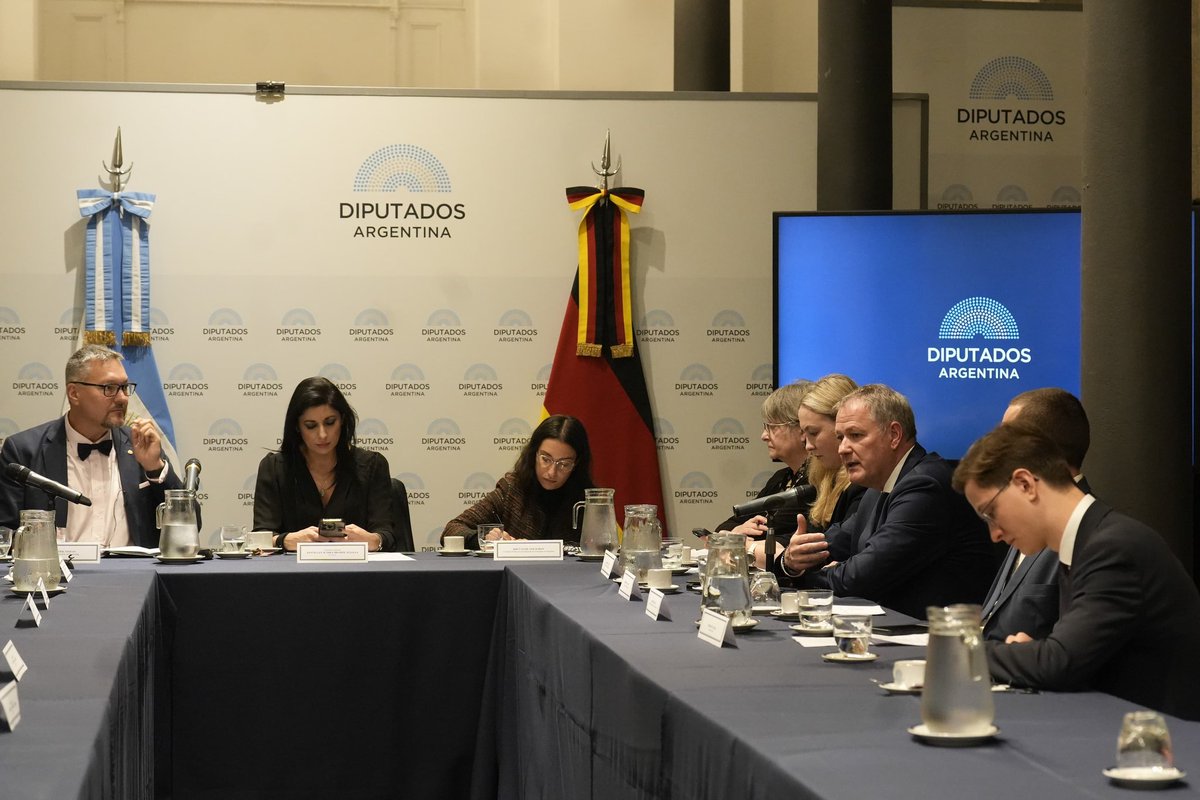 gerpmartinez's tweet photo. 🔹️Queremos una Argentina industrial. Con mucha ciencia, tecnología e innovación. Con trabajadores bien remunerados, formados en nuestras escuelas técnicas y universidades.

🏛 Sobre estos temas (y muchos otros) conversamos con parlamentarios que integran el Bundestag de Alemania.