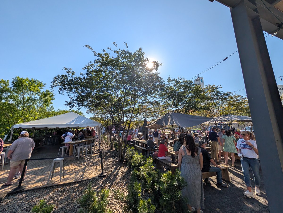 IAmNickReynolds's tweet photo. Pretty solid showing for Alan Wilson's event in Cayce -- his home turf -- this evening. There was very little room to park when I arrived and folk are still trickling in. https://t.co/ywvb7mgofc