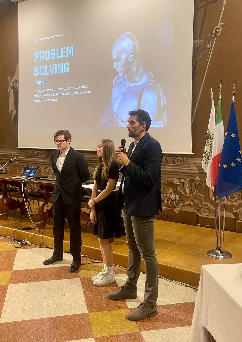 rotarycomo's tweet photo. Questa sera il nostro club ha vissuto un’emozione dopo l’altra: prima la spillatura del Dott. Filippo Ferri, questore di Como e a seguire l’assegnazione del Premio alla Ricerca “Gianluca Lombardi” alla Scuola Secondaria di primo grado di Carimate!

#rotarycomo
#conviviale
#premio https://t.co/JYkQmn5bkW