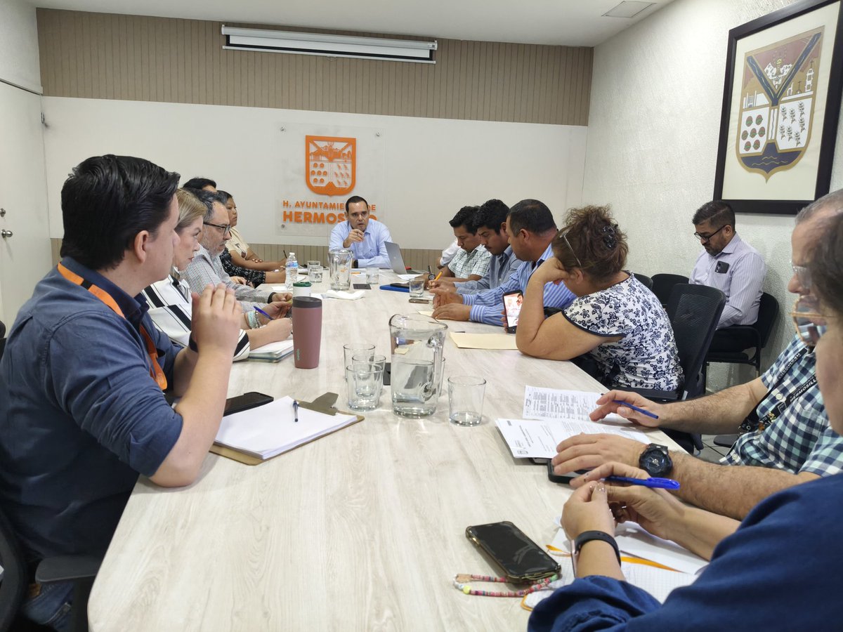 Bernardino21239's tweet photo. Compañeros de Hermosillo a seguir luchando.
Esperemos que en el Ayuntamiento sepan cumplir su palabra, quedamos pendientes. https://t.co/BNyOgklXyo