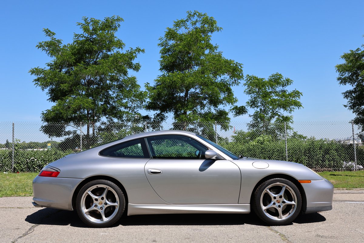 GullwingMotor's tweet photo. 2004 Porsche 911 Carrera Coupe 40th Anniversary Edition - 6-Speed Manual https://t.co/uKmxYSLA5p
