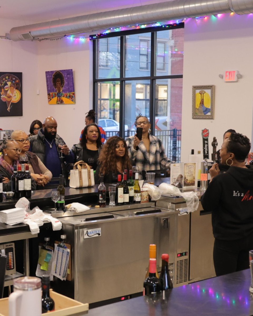 LoveCorkScrew's tweet photo. #TBT to an intimate night at Market Wines Walnut Hills! We celebrated wine as the ultimate connector with great laughs and stories. Thanks to everyone who joined us to taste the collection.

Which pour was your favorite? Let us know below! 🍇🫶🏾

#wine #ItsAMood https://t.co/F3E0NqwbSz