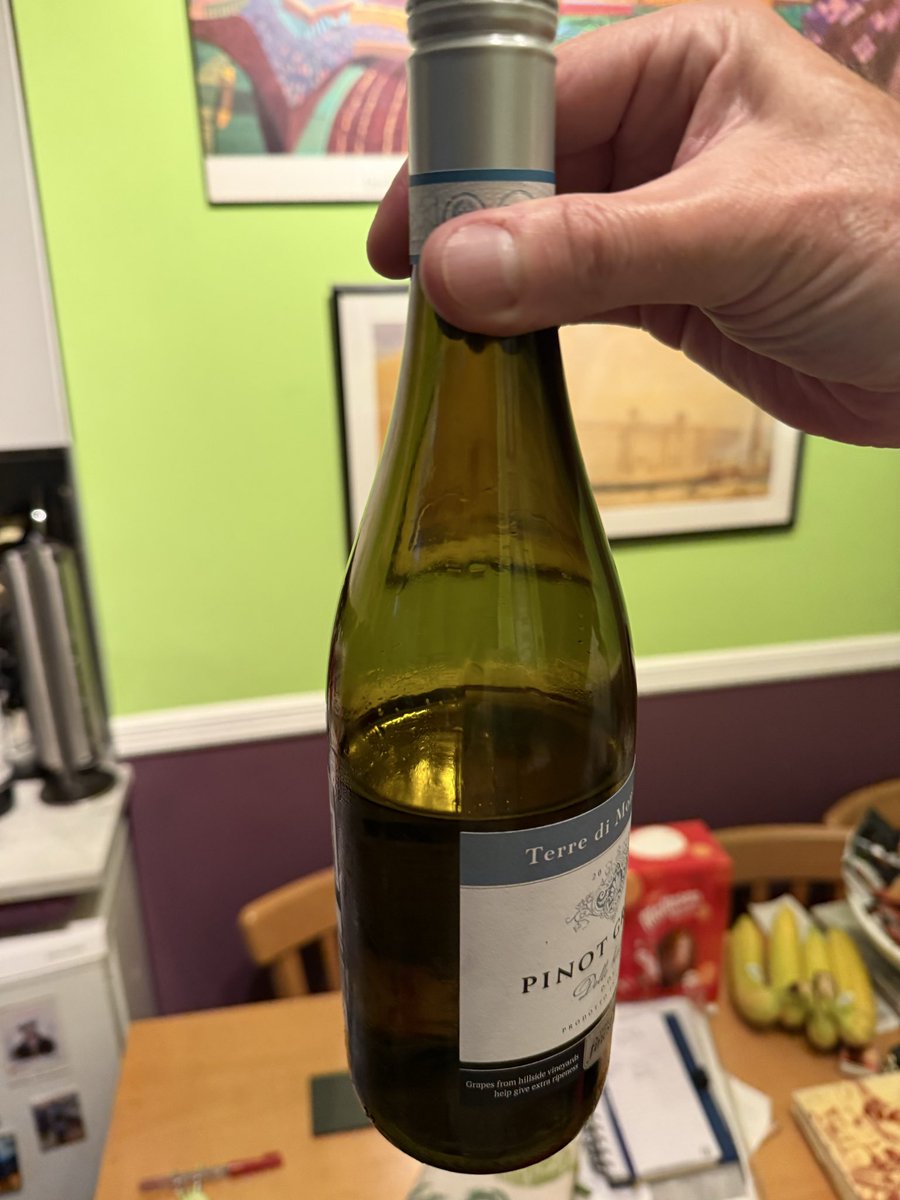 Pedro1962's tweet photo. @Tesco 
Surprised and disappointed to discover that the bottle of wine I bought for friends is half empty. The cap is still sealed. Please advise. https://t.co/V2PXWAsRUP