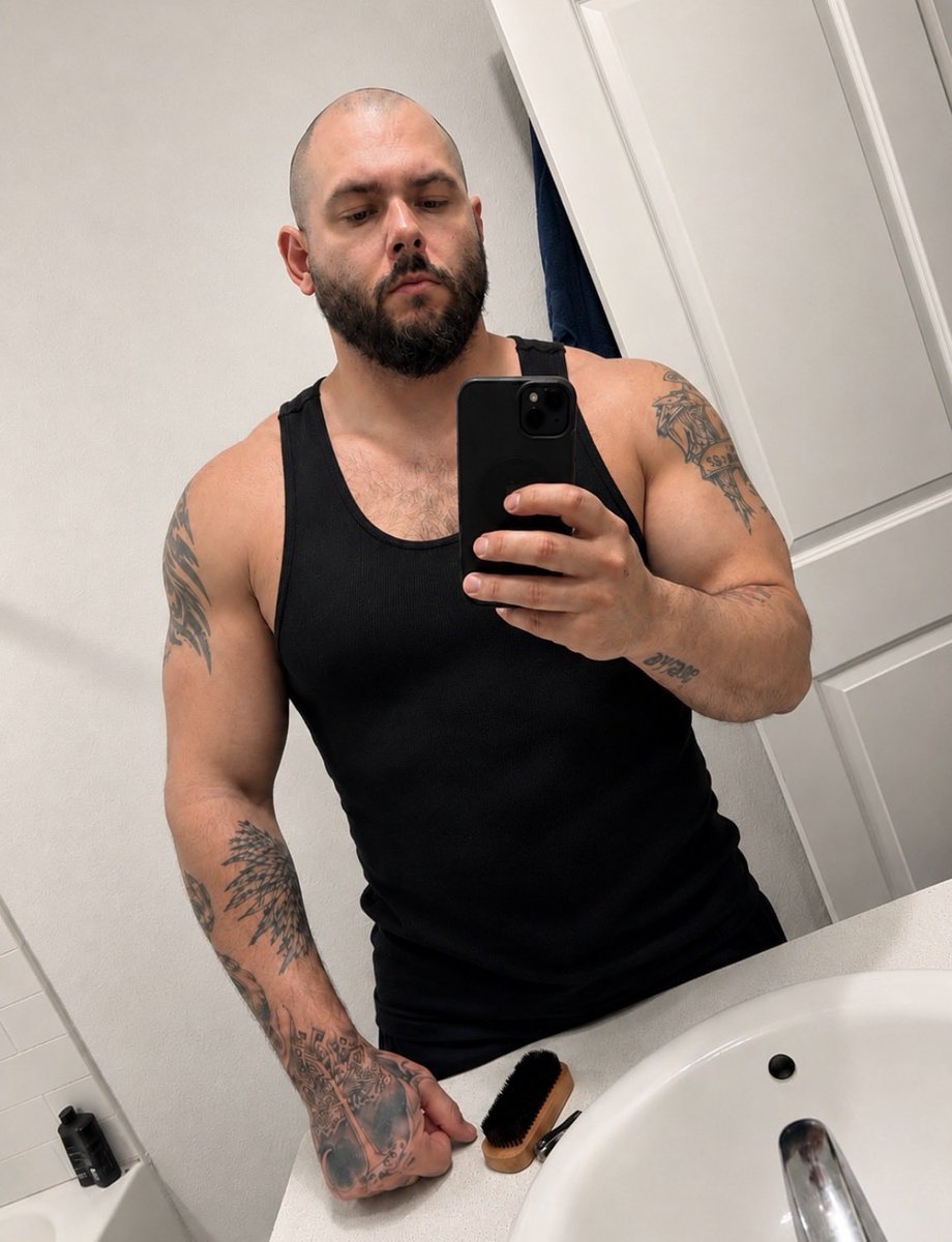 Nevos___'s tweet photo. Made a post about a year ago trying to get my health right and I’ve hit many roadblocks on the way but here’s the progression https://t.co/22zYU7hSUq