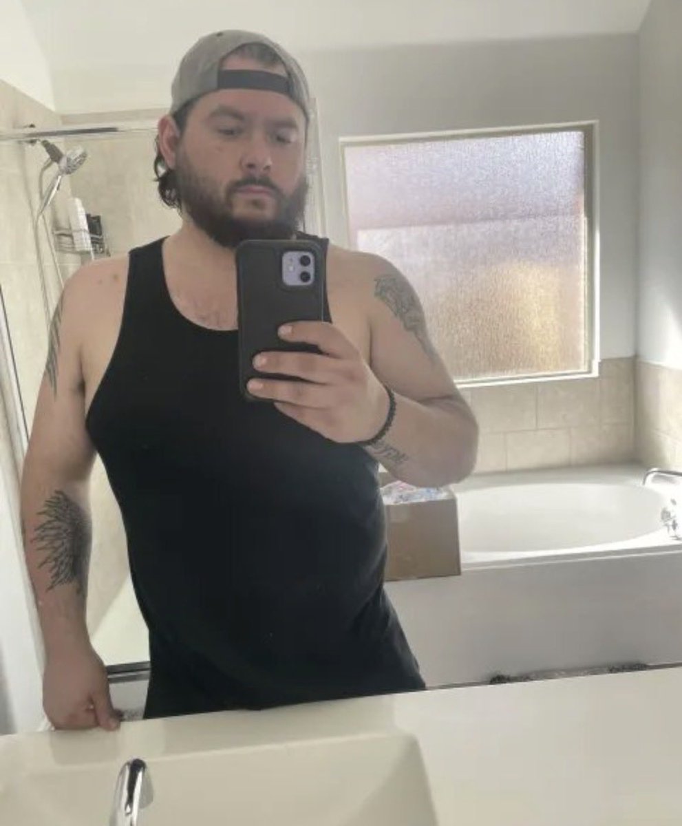 Nevos___'s tweet photo. Made a post about a year ago trying to get my health right and I’ve hit many roadblocks on the way but here’s the progression https://t.co/22zYU7hSUq