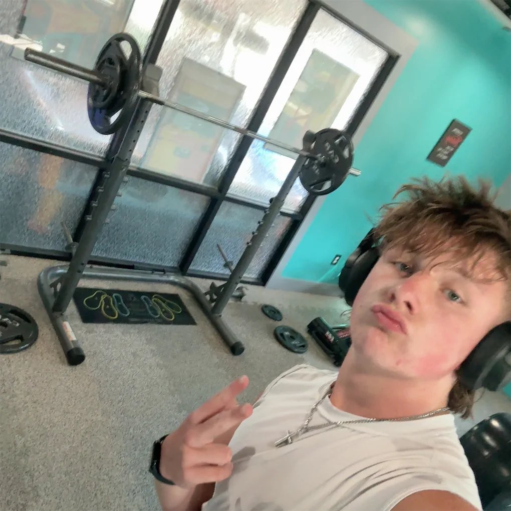 Cayleb_Clamser's tweet photo. Just because I’m on vacation doesn’t mean I’m gonna get better. Have to keep grinding hard and work everyday to get to your goal https://t.co/wA97HSqanB