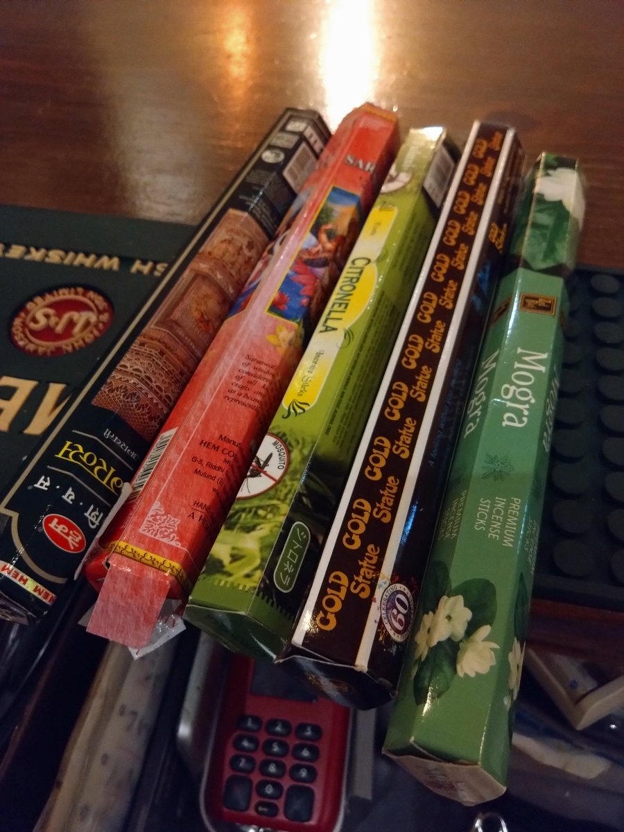 ebiharappa's tweet photo. いつも半額にしてくれる仲良しの雑貨屋さん。

今日も「500円」て言ってくれて、1000円渡して、「袋いらないですー」て言ったら、お釣りも帰ってこなかった。

いつも、半額にしてもらってるから、「お釣り、、、」とは言えず。

絶対向こうに悪気ないし、なにも言わなくて良かったよね？ 

#44 https://t.co/HhVaBo203w