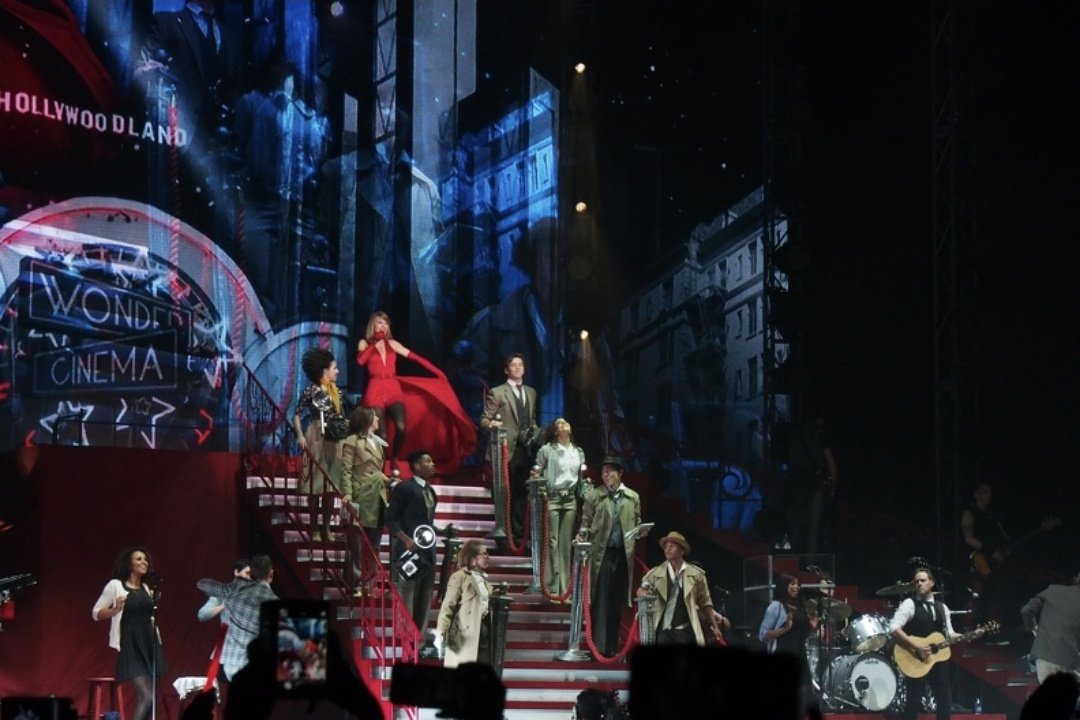 Leamsms's tweet photo. 🔙 | Taylor Swift on the Red Tour in Jakarta,Indonesia

June 4, 2014 https://t.co/M014Xo1LOE
