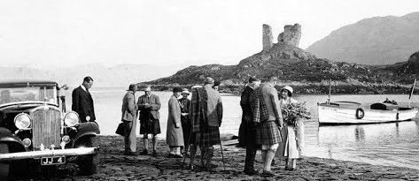 tourscotland's tweet photo. Have a wee visit to a tour #Scotland travel video Blog of old #Scottish #ancestry #history #genealogy #photography of #Kyleakin, #Gaelic: Caol Àcain, a village situated on the east coast of the #Isle of #Skye. it is also the site of #Castle Moil https://t.co/nb5bIbCNXy https://t.co/2Ri3XIJNu5