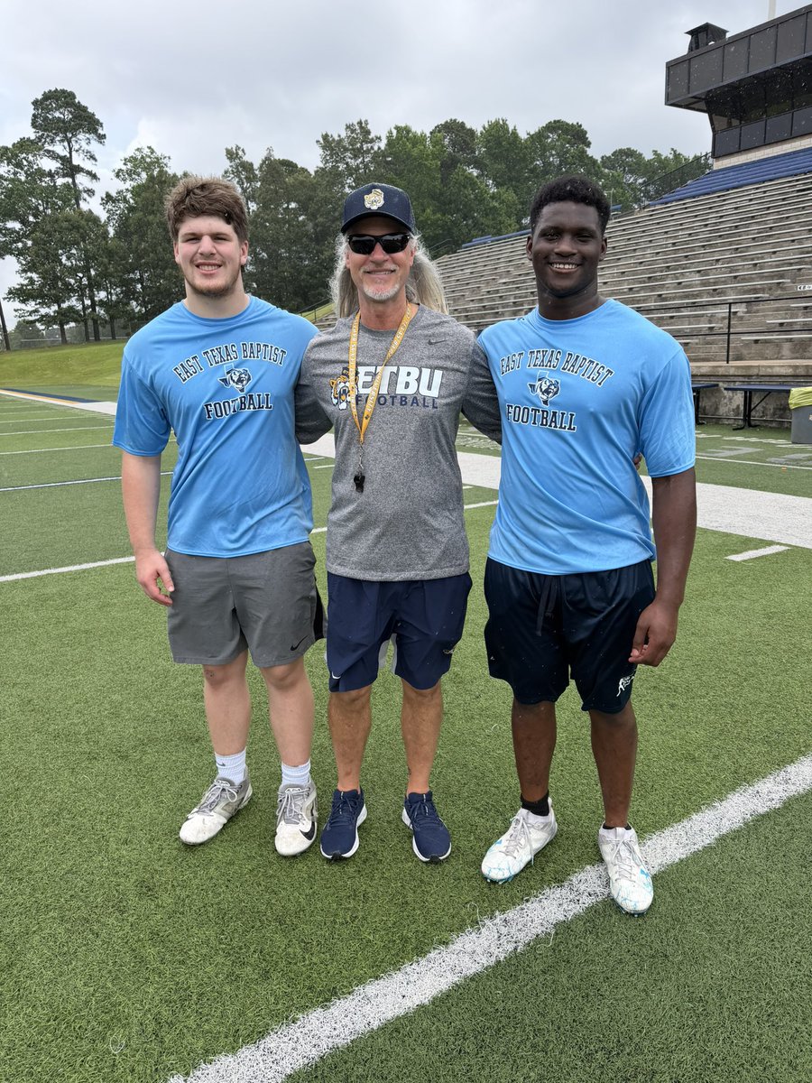 WillMasonTX's tweet photo. Great workout today @ETBUCoachRu at bEast Camp. Thanks @kinchen_donald for your leadership. Special thanks to my brother @MasonTrav56 teammates @NathanMorris70 @Destin_Smith11 @JackCra03984728 

@coachrsmith12 @CoachZachClark @GHSMustangsFB 
@cedric_hicks2 https://t.co/geE13PvwBY