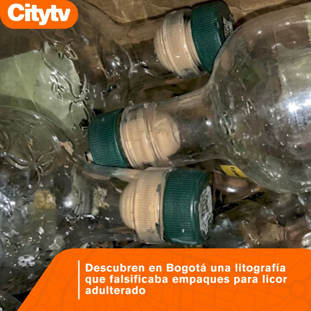 Citytv's tweet photo. #Seguridad | 🚔El operativo permitió evitar la circulación de más de 22.000 litros de licor adulterado que pretendían distribuirse en Bogotá y Soacha. Más detalles ➡️ https://t.co/gyMKRIw6zb https://t.co/zfjZdwI6v9