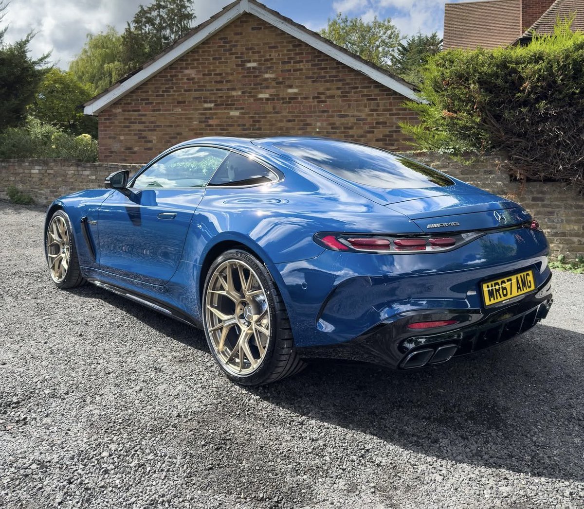 FlawlessSpec's tweet photo. Manufaktur Exclusive Surf Blue Mercedes-AMG GT 55 Coupe https://t.co/o9rHu5wjpW