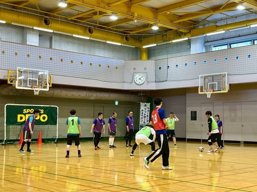 SapporoWFC's tweet photo. 札幌ウォーキングフットボールクラブで初のクラブ内大会を開催しました！
総勢26名が参加し、JFA推奨ルール（チャレンジ）をベースに札幌WFC独自ルールで運営。笑いあり好プレーありの和やかさの中にも白熱した試合が繰り広げられました😊次回は6/6(土)9:00〜詳細はこちらhttps://t.co/Rj90SreuGD https://t.co/W4QVLiOLmJ
