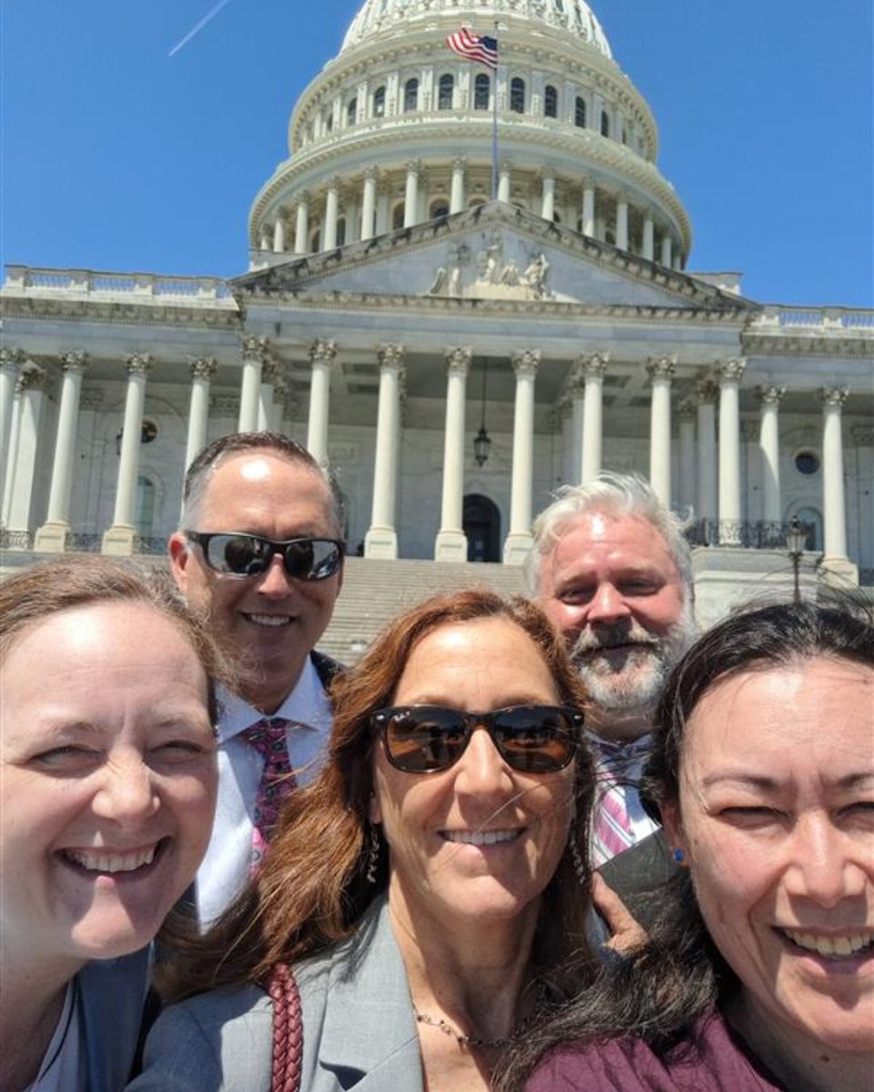 aaeminfo's tweet photo. AAEM members met with lawmakers to advocate for patient-first, physician-led care and to push back against the growing corporate influence in medicine. Our message was simple: medical decisions belong to physicians and patients, not corporate interests. #EmergencyMedicine https://t.co/AziSTMOrQm
