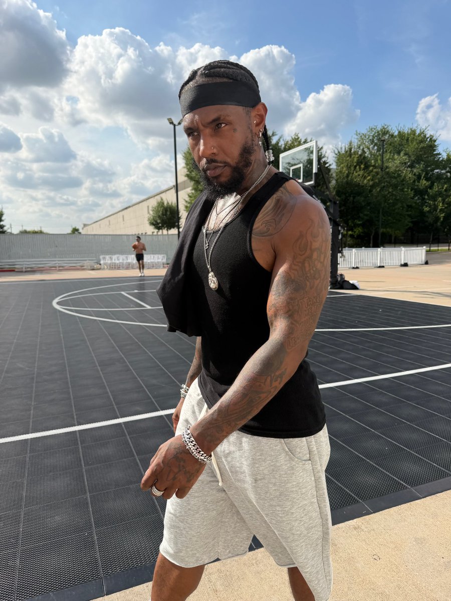 styledaddyd's tweet photo. https://t.co/HYhqSBnOAC https://t.co/tRhqGVwGdz