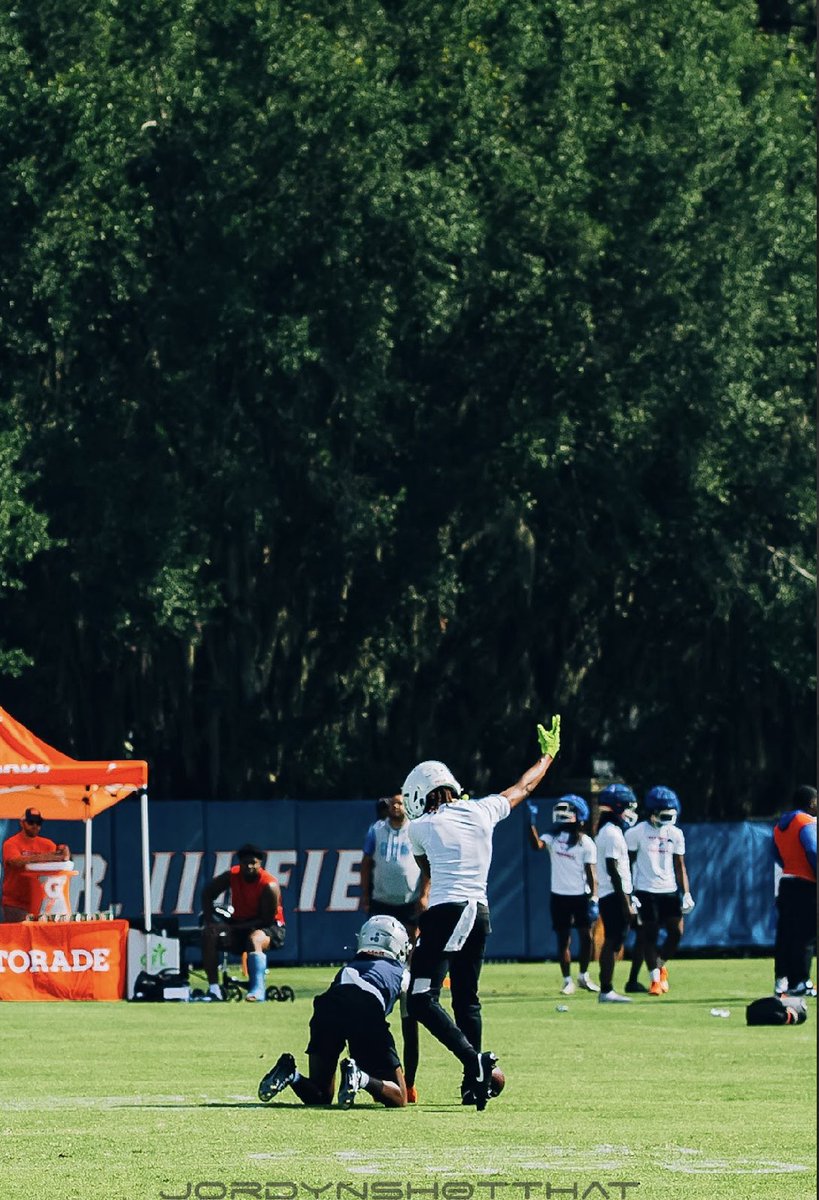 Jeremiahpolusme's tweet photo. Had a great day competing yesterday at University of Florida vs great competition going against the best of the best. True freshman holding his own! Just getting started!! 
3 PBUs 1 int https://t.co/uj6aHTOzac
