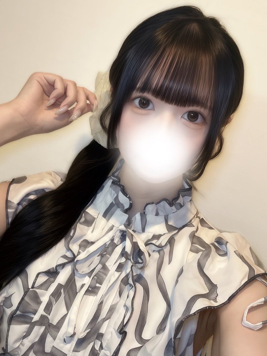 tukuba_time's tweet photo. 暑くなってきたから全部脱いじゃう？💕 https://t.co/PV7b6tdaKa
