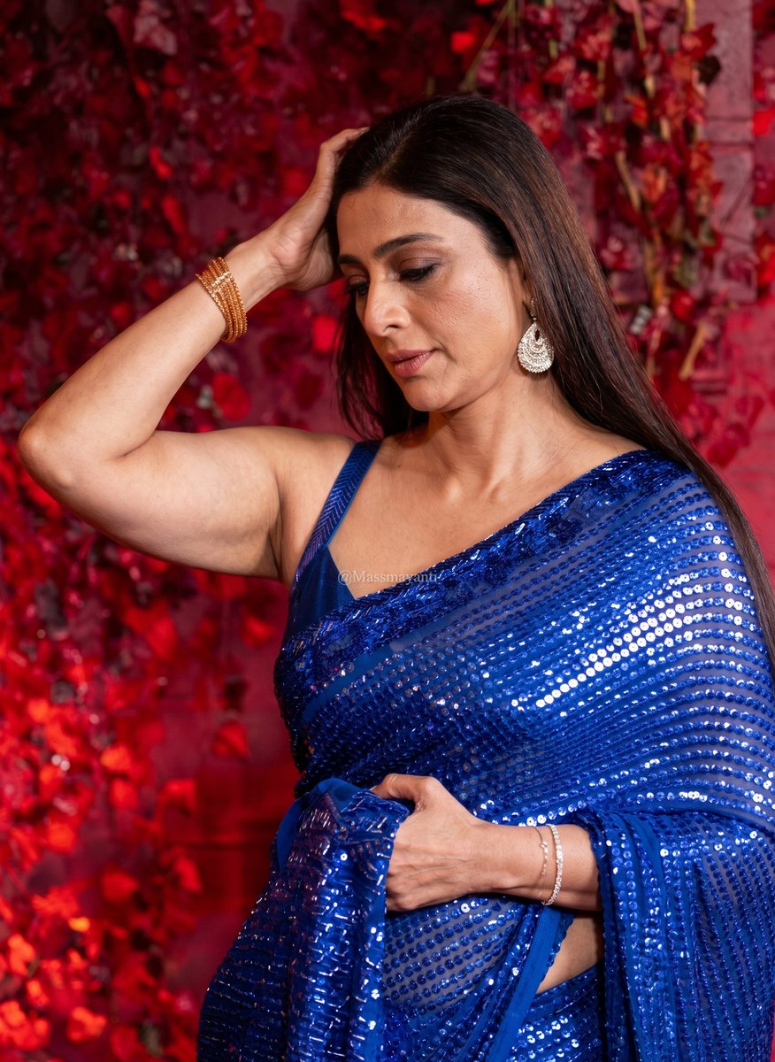 MassMayanti's tweet photo. How effortlessly and Casually Swinging her Long Hair over the shoulders like a Pro

Tabu in a League of Her Own and still creating waves with her presence.

💙🐎 https://t.co/upRpOZHmvU