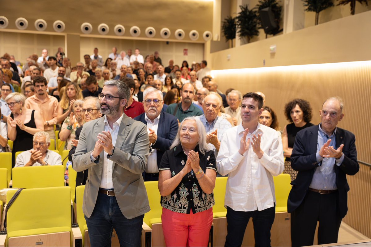 Lucassayala's tweet photo. Los socialistas construimos los cimientos de esta comunidad autónoma.

Hoy homenajeamos a quienes dieron un paso al frente cuando todo estaba por hacer.

Un legado que nos llena de orgullo y que nos impulsa a abrir una nueva etapa en la Región de Murcia.

#LoQueNosUne ❤️ https://t.co/LQR9XDKCur