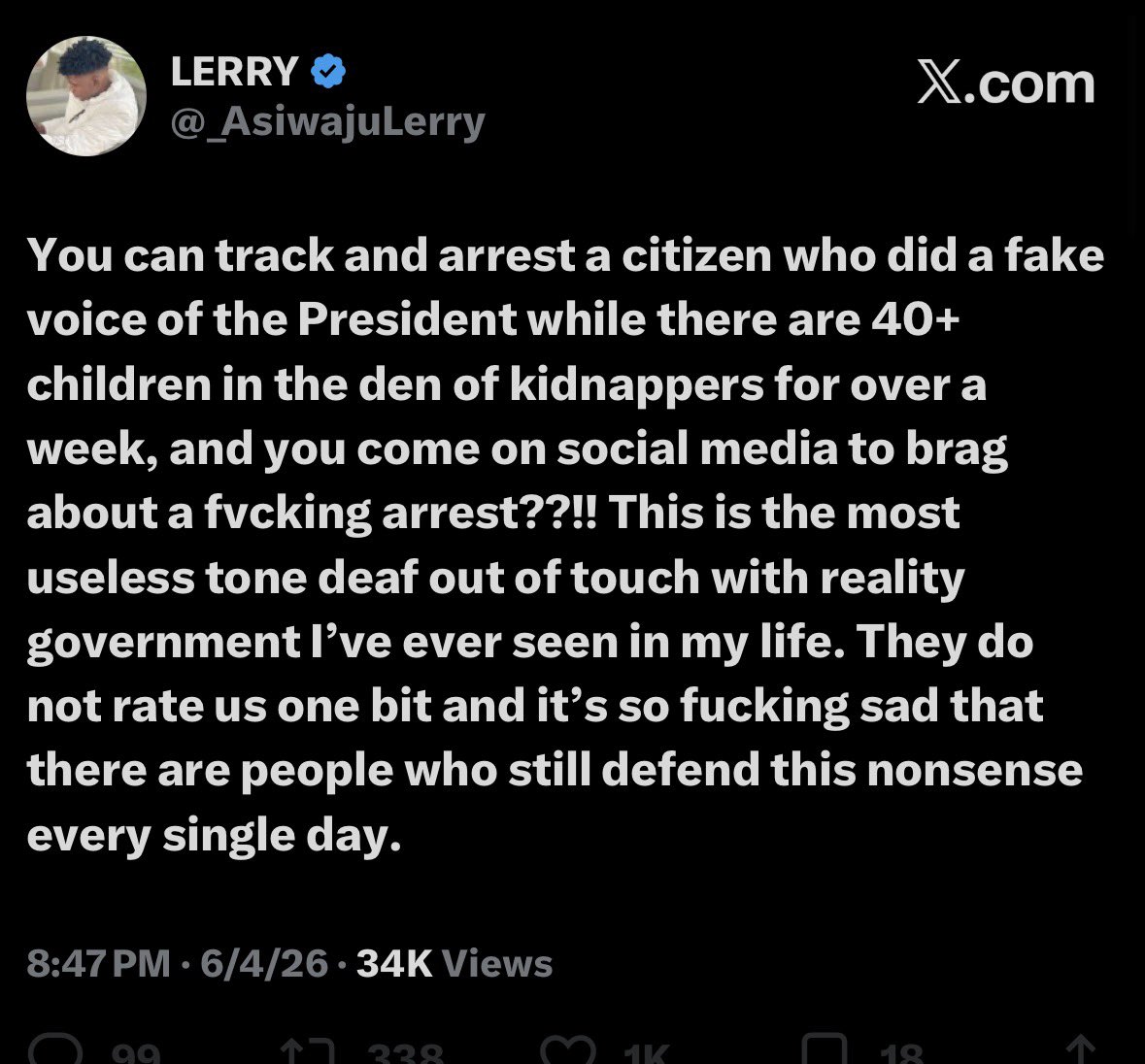 Mautiin01's tweet photo. According to this 1-1 full time draw face looking guy, police should not arrest criminals committing crime B because crime A still exists. Thankfully, law enforcement doesn’t operate on social media emotions.

Lerry @_AsiwajuLerry aye e ti baje🤣 https://t.co/rCC14MAbUA