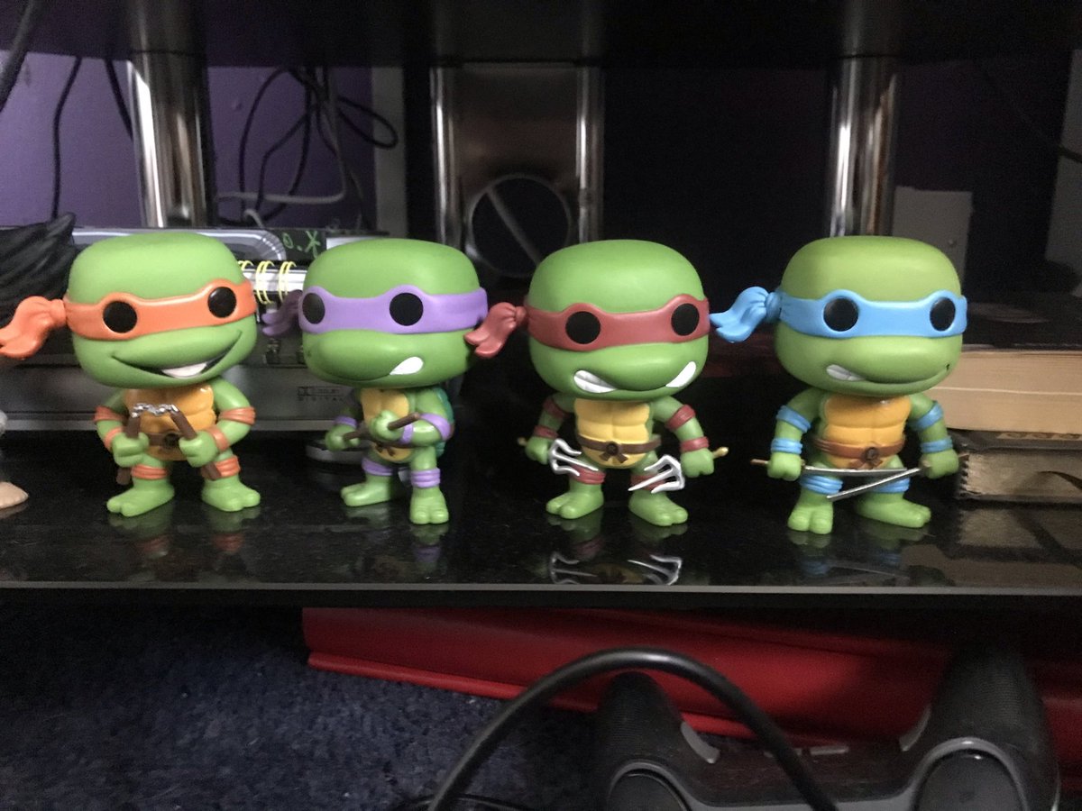 ryanhill21's tweet photo. Teenage Muntant Ninja Turtles . 

 🔵Leonardo - Blue mask, 2 katanas.Leader, “responsible one”
 🟣Donatello - Purple mask, bo staff. Tech genius nerd
 🔴Raphael - Red mask, twin sai. Angry rebel 
 🟠Michelangelo - Orange mask, nunchucks. Party dude, “Cowabunga!”
🔵🔴🟠🟣 https://t.co/eVwTs7CJ23