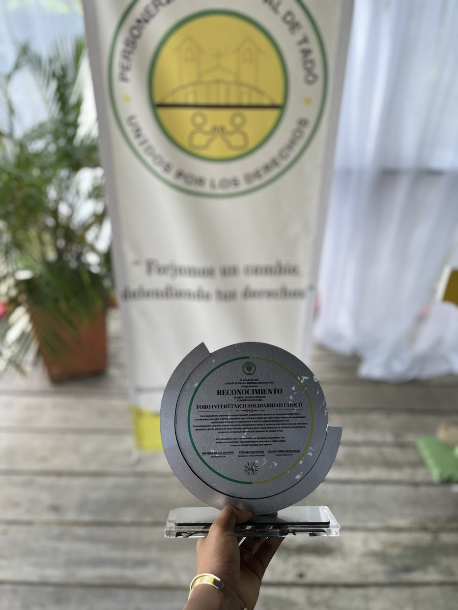 FISCHETNICO's tweet photo. Hoy recibimos un homenaje en el Día Nacional de la Memoria y Solidaridad con las Víctimas en el municipio de Tadó.
La memoria es dignidad y la dignidad es el camino hacia la paz.

Agradecemos a la Personería Municipal de Tadó y a la Mesa de Participación de Víctimas por este reconocimiento.
Este homenaje no es solo para el Fisch, es para todas las víctimas y líderes que luchan por sus derechos y su dignidad.