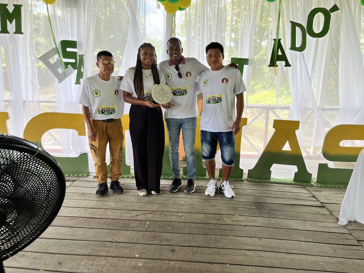 FISCHETNICO's tweet photo. Hoy recibimos un homenaje en el Día Nacional de la Memoria y Solidaridad con las Víctimas en el municipio de Tadó.
La memoria es dignidad y la dignidad es el camino hacia la paz.

Agradecemos a la Personería Municipal de Tadó y a la Mesa de Participación de Víctimas por este reconocimiento.
Este homenaje no es solo para el Fisch, es para todas las víctimas y líderes que luchan por sus derechos y su dignidad.