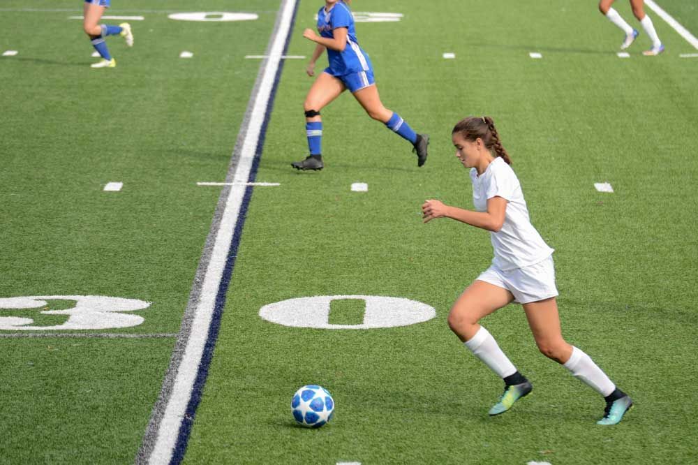 vailknee's tweet photo. Why are female athletes more likely to tear their ACL?

Dr. Cunningham explains how muscle imbalances, landing mechanics, and strength deficits can increase ACL injury risk and what athletes can do to help prevent injury.

🔗 https://t.co/DqzokiwwoB 

#ACL #FemaleAthletes https://t.co/1mhpC7Kx1q