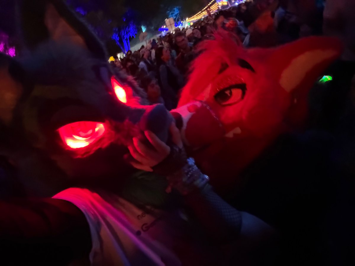 T4Tpup's tweet photo. PCD hardest boss ever miss u project glow https://t.co/mCWZNWsJ0g