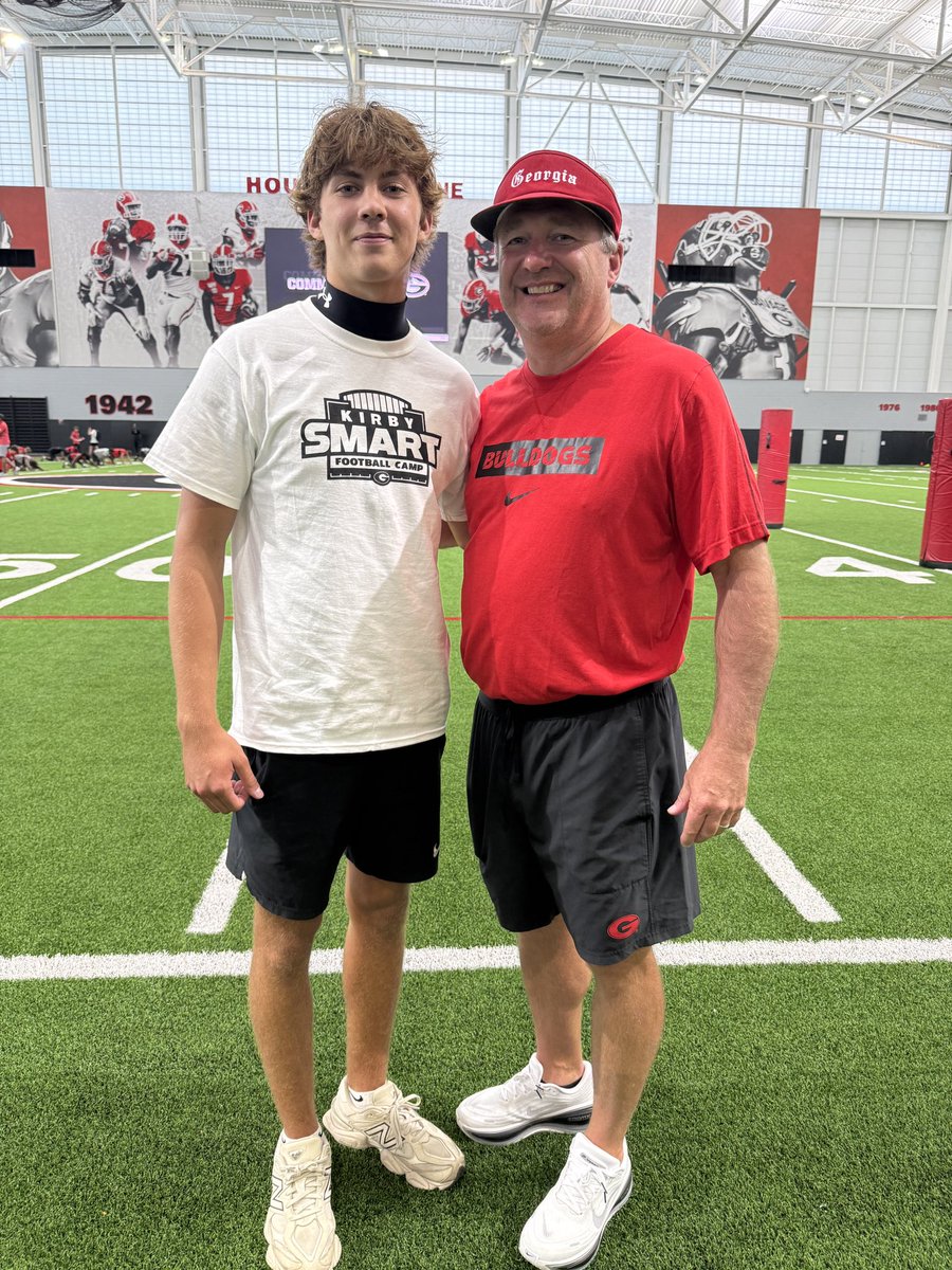DonoQb's tweet photo. Had a great time in Athens‼️ @GeorgiaFootball #GoDawgs came out to compete with the best and had great conversations with the UGA coaches. Started some great relationships and just continuing to get bigger,faster,stronger Philippians 4:13
@KirbySmartUGA @CoachMikeBobo @CoachJ_UGA @CoachWhitlow @kylesimpsonuga @ShorneyD