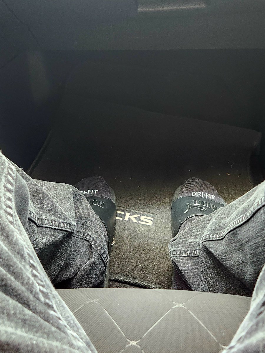 BoiiRodri's tweet photo. Socks n Slides Season It's That Time and Type of Season Again Socks and Slides in Front of My Str8 Bro🧦👣😈😏😜🥵🫢🫣🙊🙈 https://t.co/beEM7X8vCl