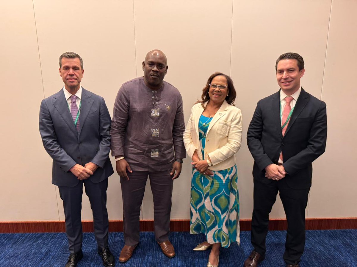 AgendaCAF's tweet photo. 🇧🇸 CAF is participating in the 56th Annual Meeting of the Board of Governors of the Caribbean Development Bank (CDB) in The Bahamas. 

The Annual Meetings provide an important platform for dialogue among governments, development finance institutions, private sector leaders, and development partners on the opportunities and challenges shaping the Caribbean's future. 

On the margins of the meetings, CAF Vice President of Finance, Gabriel Felpeto, and Regional Manager for the Caribbean, Dr. Stacy Richards-Kennedy, held productive discussions with Barbados' Minister of Finance and Economic Affairs, Hon. Ryan Straughn; The Bahamas' Minister of Economic Affairs, Hon. Michael Halkitis and Belize’s Minister of State in the Ministry of Economic Transformation, Hon. Dr. Osmond Martinez and CEO Carlos Pol. 

The discussions focused on strengthening cooperation and advancing national priorities and regional development initiatives. 

CAF remains committed to deepening its partnerships across the Caribbean and to channelling agile and flexible development financing to the region.