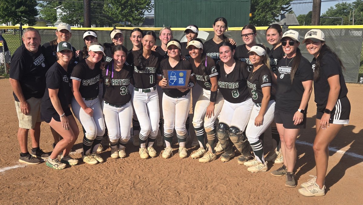 Fish4scores's tweet photo. Steinert tops Middletown South, 1-0, in CJ Group III title game. Steinert wins fifth straight sectional title on Ellie Miller's 3-hitter with 6 Ks and Mia Pope's 2-out RBI single to score Danica Spak in 3rd inning. Pope's hit the only one allowed by Princeton commit Riley Smith. https://t.co/dggL4ox64l