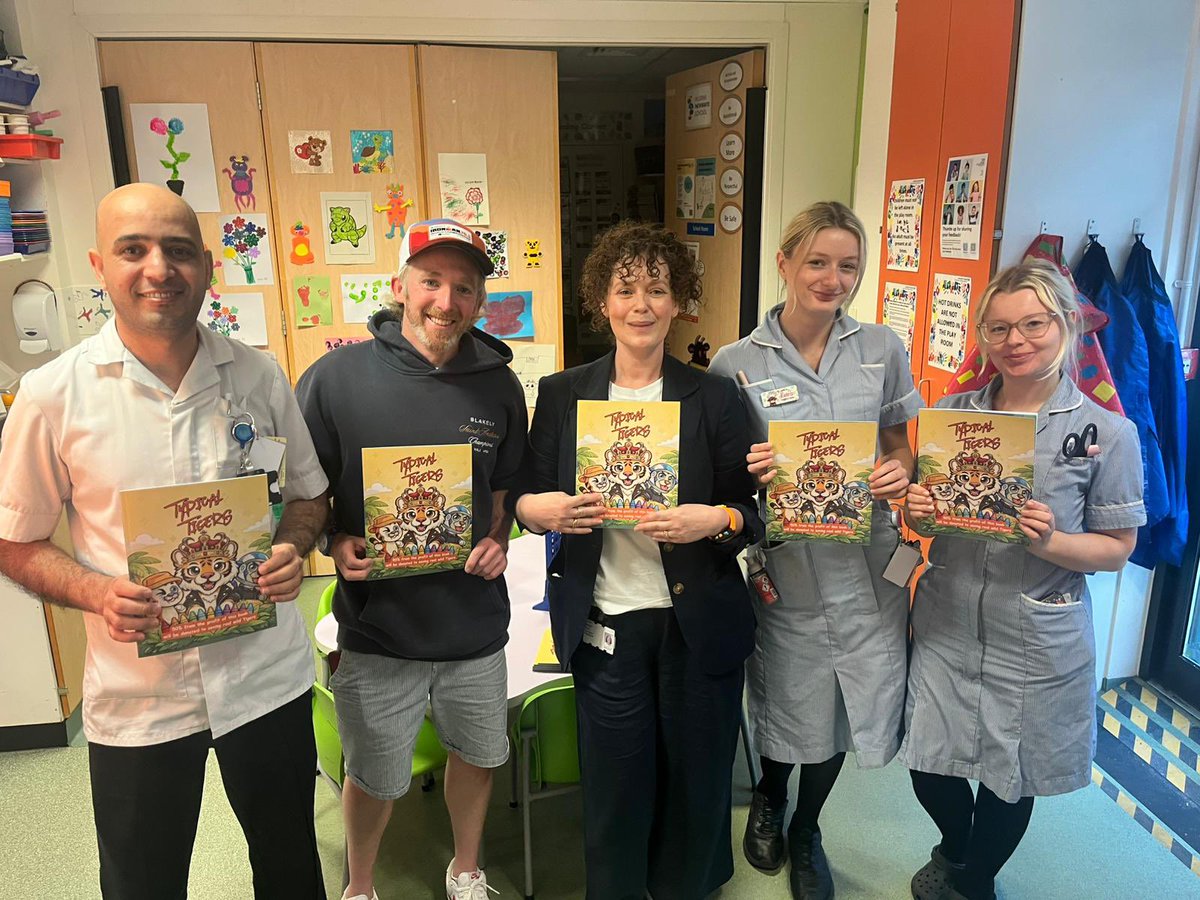 KingSkipper29's tweet photo. What a wholesome day 🩵
Thank you again @HeadofApe for donating some @TypicalTigerNFT colouring books.

This time 20 books have been split between 2 Children’s intensive care wards at Addenbrooke’s hospital for families to enjoy together 🐯🩵 https://t.co/rHsuVvyjrk