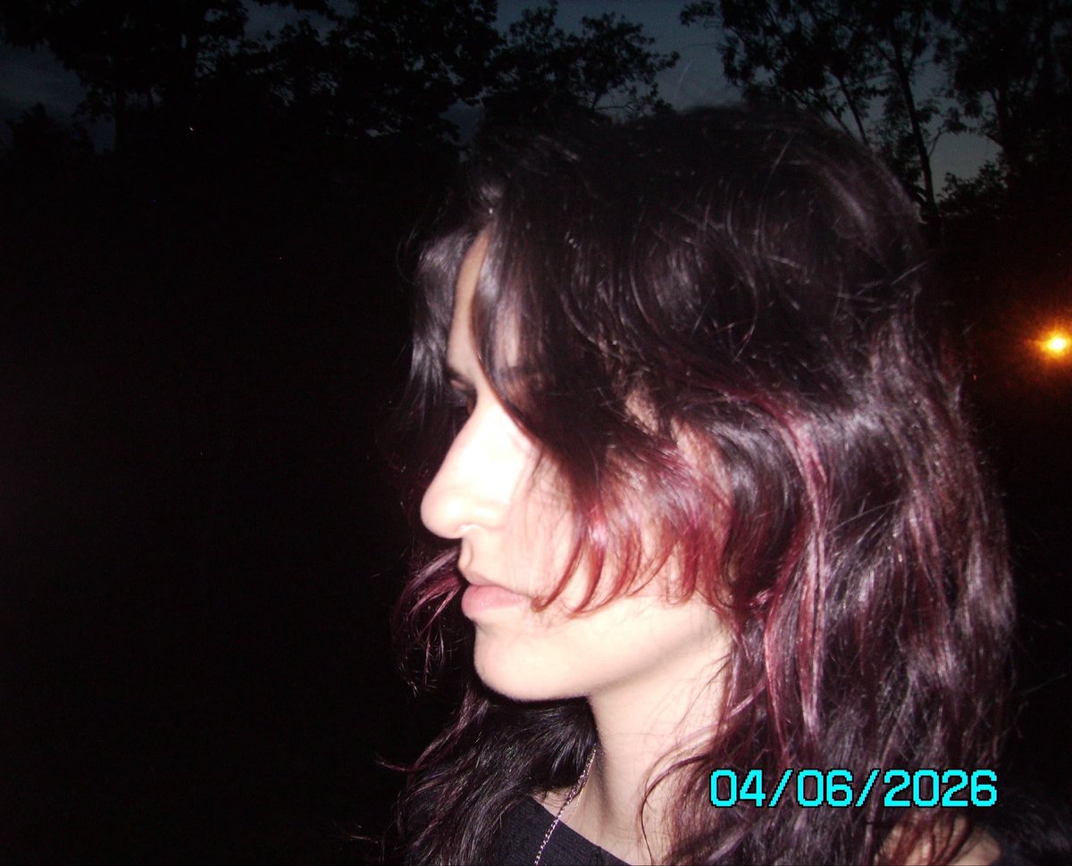 automaticIover's tweet photo. it the last time i’m in school to take a class as a student ❤️‍🩹 i still have finals but then i’ll be a graduate
greasy 2008 digital cam pics we took today to commemorate the dayy https://t.co/GC6EzzTy9D