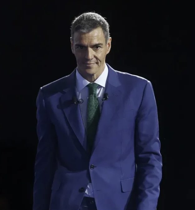 GladiatorAstur's tweet photo. Para que el Supremo pueda procesar a Pedro Sánchez, la Cámara debe conceder el suplicatorio que se aprueba por mayoría absoluta la Cámara.

Sánchez antes venderá España a los indepes y acabará con la Monarquía para salvar su pellejo.

De facto, un golpe de Estado.
#Horizonte https://t.co/nf3sLFntSm