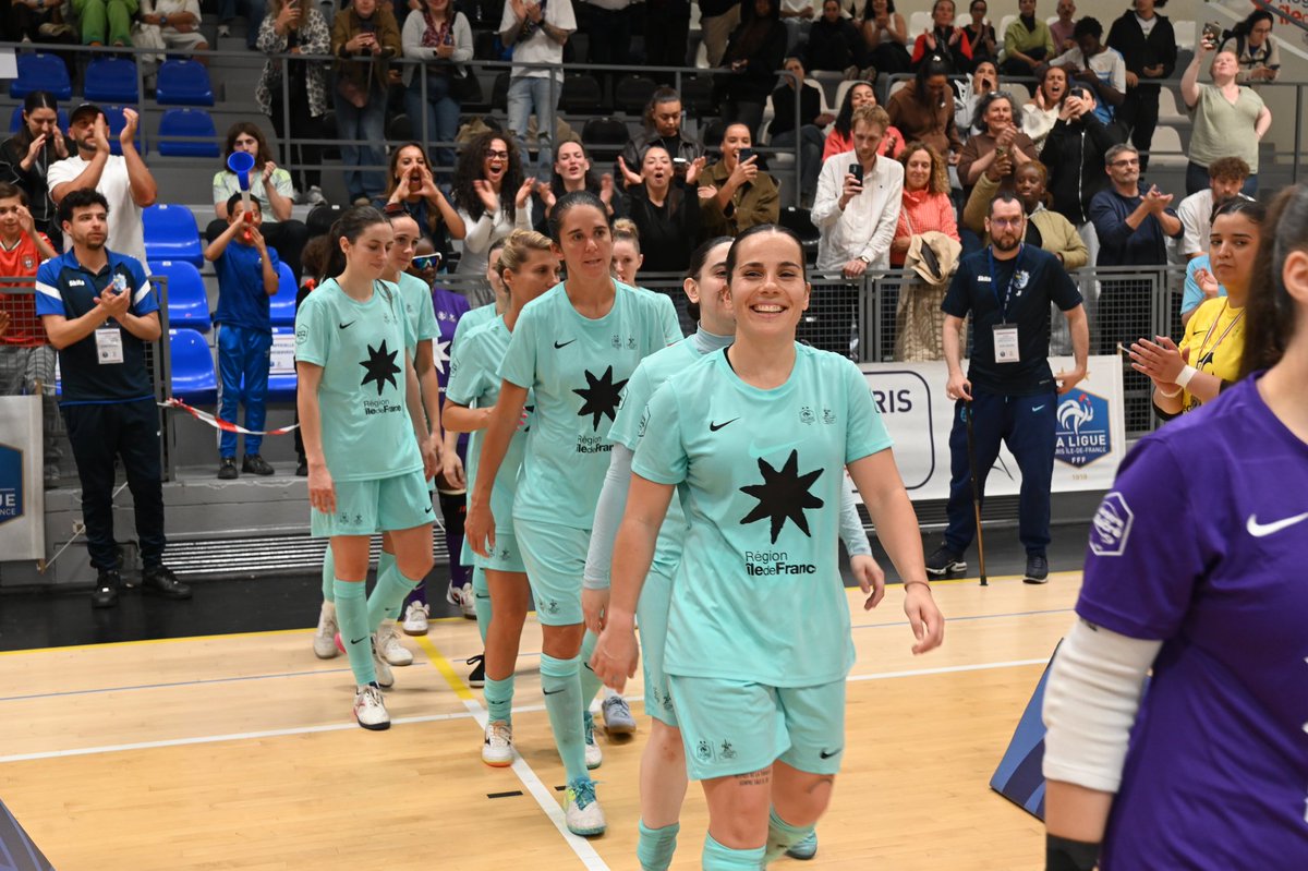 LPIFF75's tweet photo. @iledefrance @le_Parisien @D75foot @District93foot @District_92 @CreditMutuel @DiamantFutsal @ParisSporting @ChristineAubere @CouchouxP Le vainqueur de cette Coupe de Paris Crédit Mutuel IDF Futsal Féminine : Diamant Futsal ! https://t.co/ssB3CI80q2