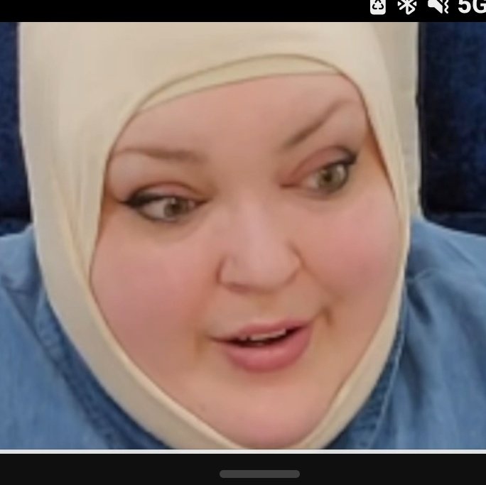 smbyrum5's tweet photo. @StuffKSaid Ma'am, who's that woman in the picture? We all know you look nothing like this in reality. You are carrying so much fat that it's starting to pile into your nose. I've never seen someone son large that their nose is fat! https://t.co/sP7ysIOWSu