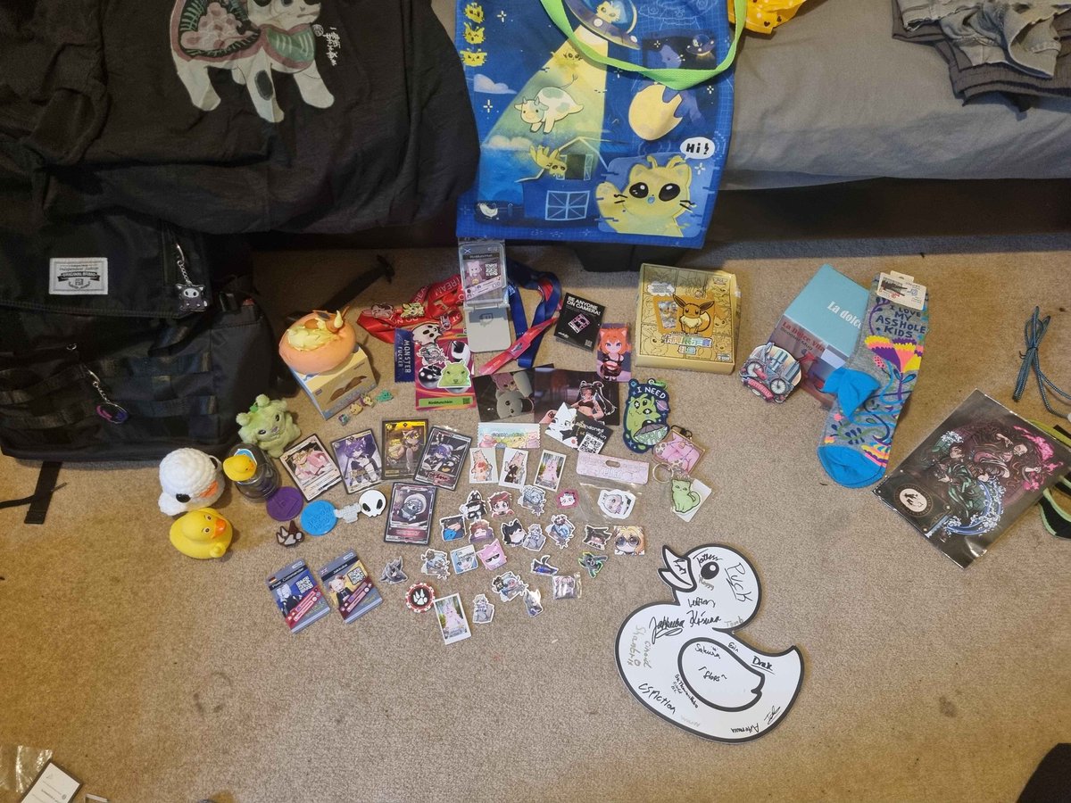 MunchkinRin's tweet photo. i am home!!!! the past week was an absolute blast, honestly one of the best weeks of my whole life, getting to meet so many of my friends, and even making some new ones!!! thank you all for making it possible to go on this trip!! https://t.co/QnGF7qF3t1