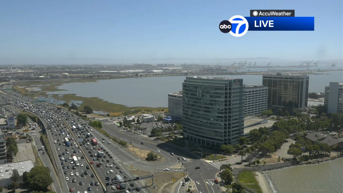SandhyaABC7's tweet photo. Another summerlike day with sunshine &amp; warm weather inland, breezy at the beaches!  Anything you would change?  #ABC7now #SanFrancisco #BayArea #CAwx https://t.co/Ybk5SzmHo3