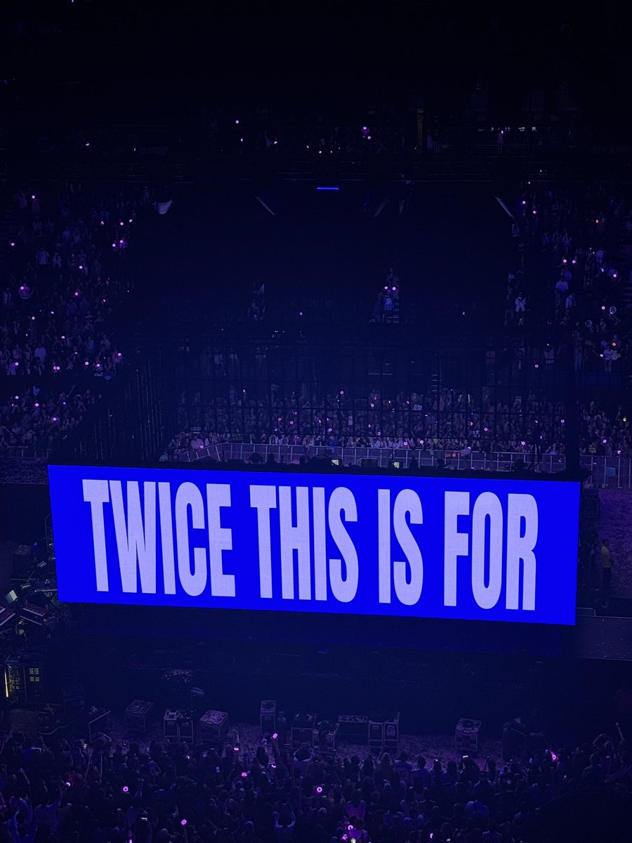 saruj_'s tweet photo. Best way to end the tour 

#twice #thisisfor_london #thisisfortour  #thisisfor_london_d2 https://t.co/EhAFTpbR75