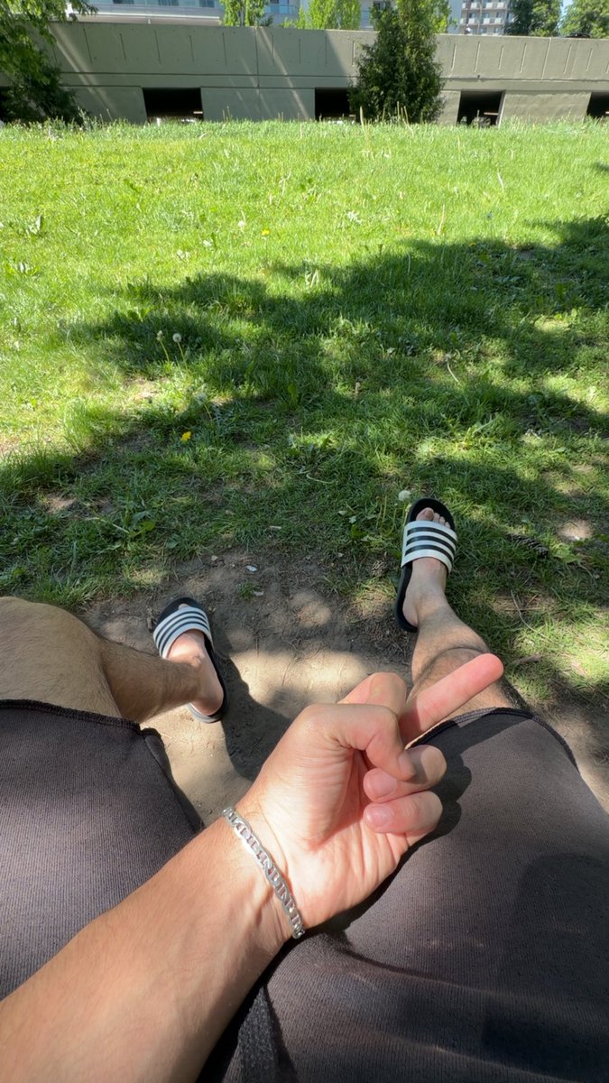 MasterSayf's tweet photo. No Nut June for all of you slaves and goons ⛓️
#MNWO #malefootfetish #hairylegs #NNJ https://t.co/ZVZSpGrMjJ