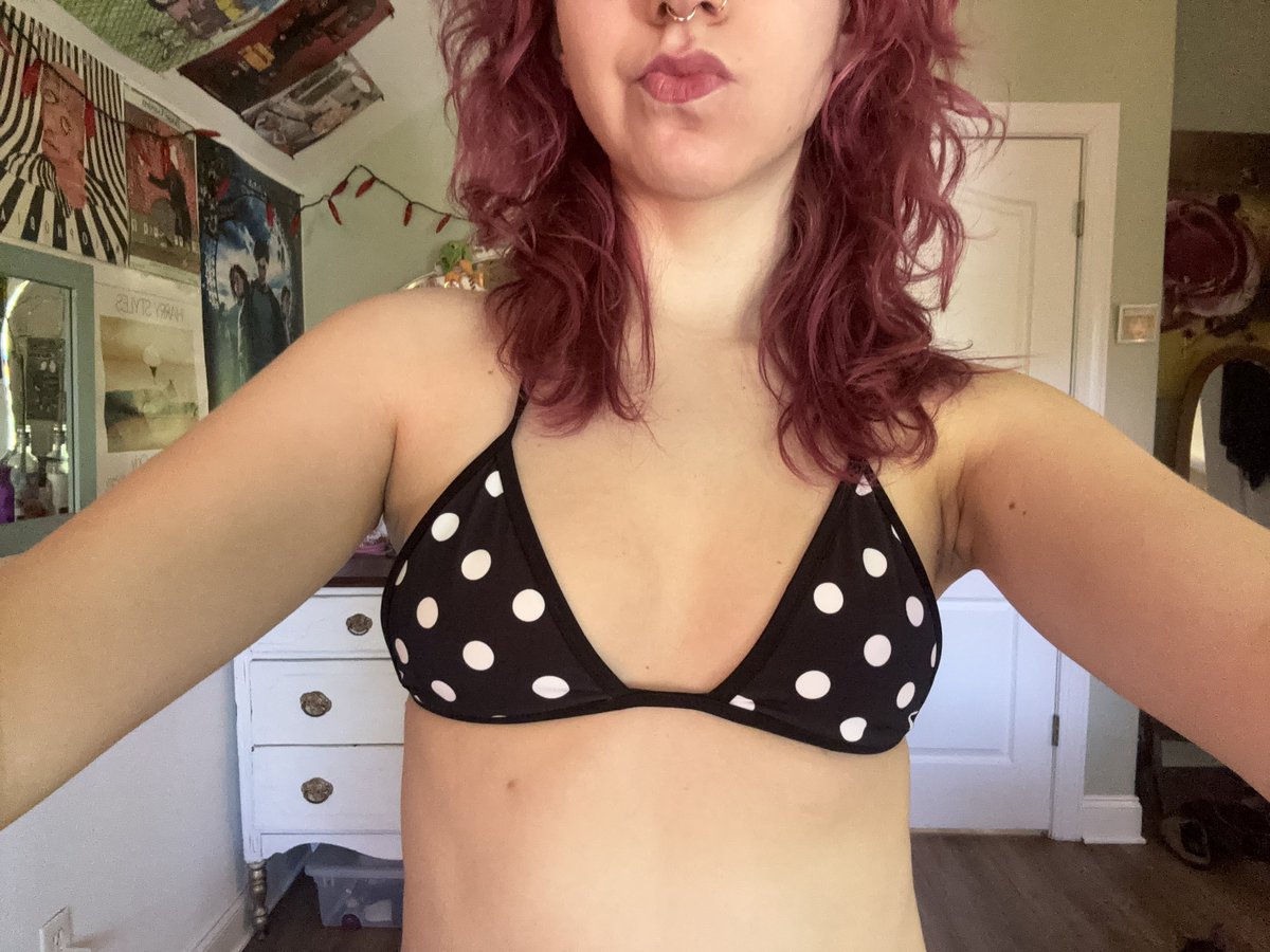 eat1ngdrywall's tweet photo. 👙 https://t.co/6j2SSk73Qk