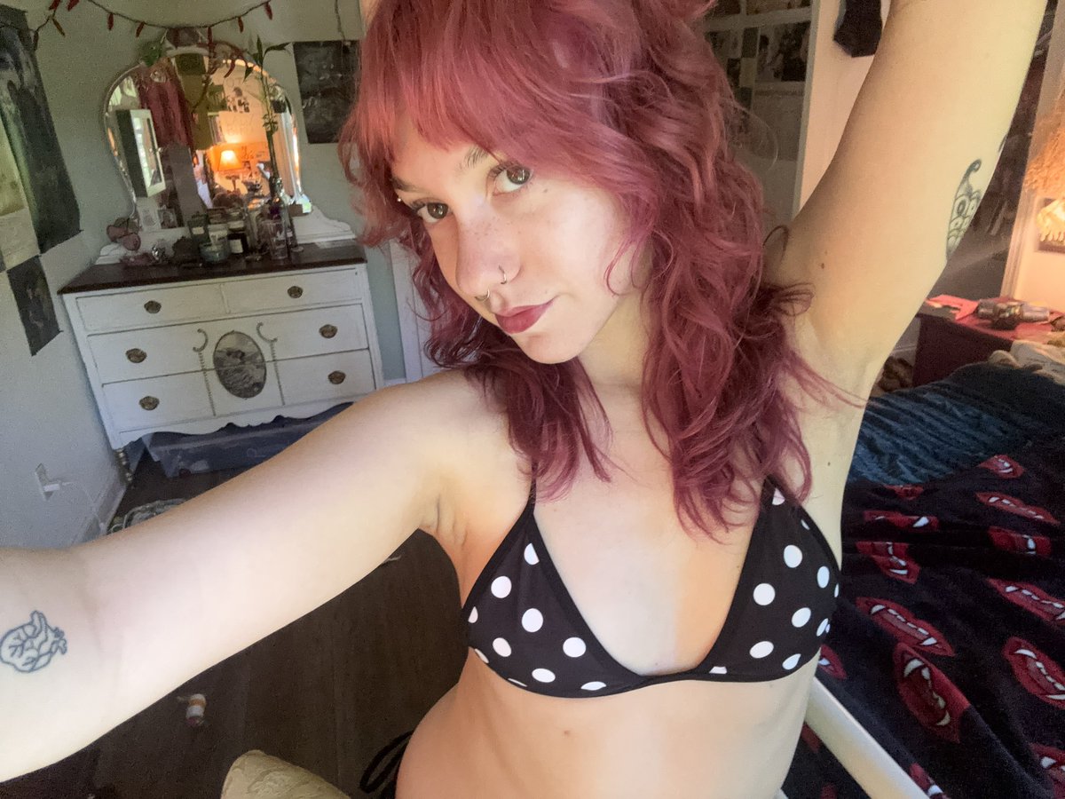 eat1ngdrywall's tweet photo. 👙 https://t.co/6j2SSk73Qk