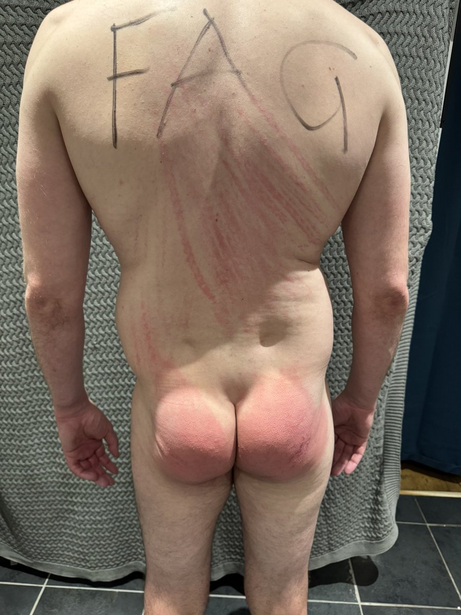 dubsub2026's tweet photo. 🎬📽️ Just finished filming. Here is a couple of pics as a preview. 📸🥵Needless to say, I clapped the f@g’s arse pretty hard! 🫲🍑😈 The new little cage really inspires me to go hard on him. 💪🍆🔐 https://t.co/LdAYrtQhvi