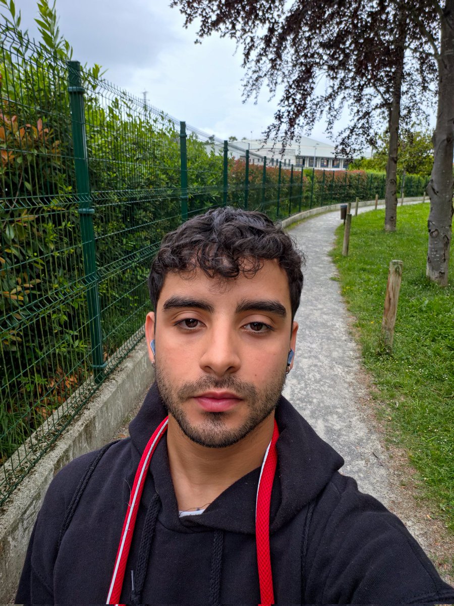 davykunn's tweet photo. 😼 https://t.co/QmIm1j7ddK